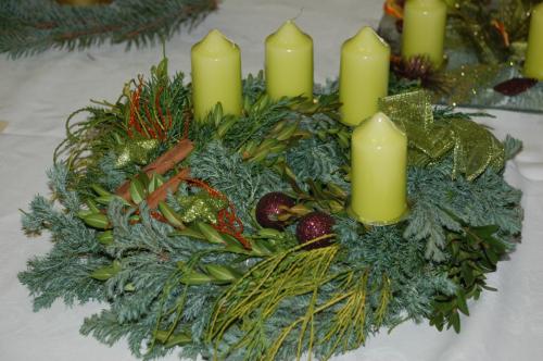 Zahájení adventu s rozsvěcením vánočního stromu